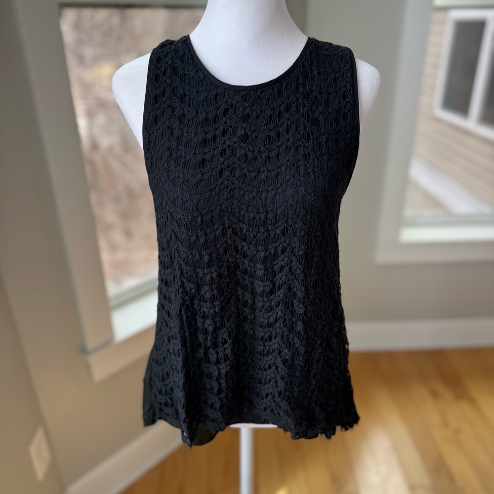 LOFT Black Lace Crewneck Camisole Tank Top Size XS FLAW